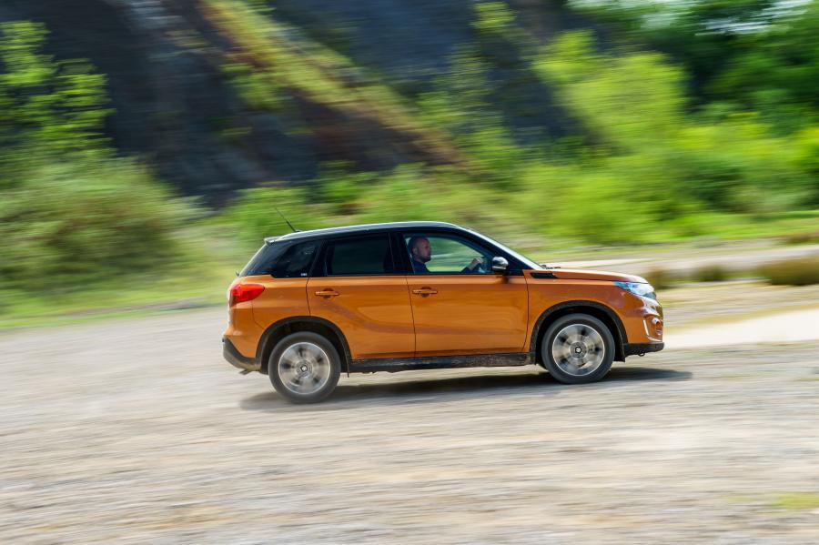  Suzuki Vitara 2015 года  (UK) (фото 7 из 24)